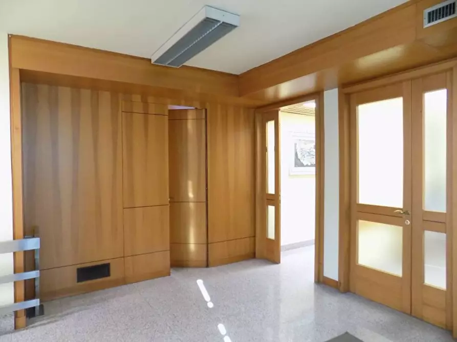 Immagine 12 di Ufficio in vendita  a Santa Croce Sull'arno