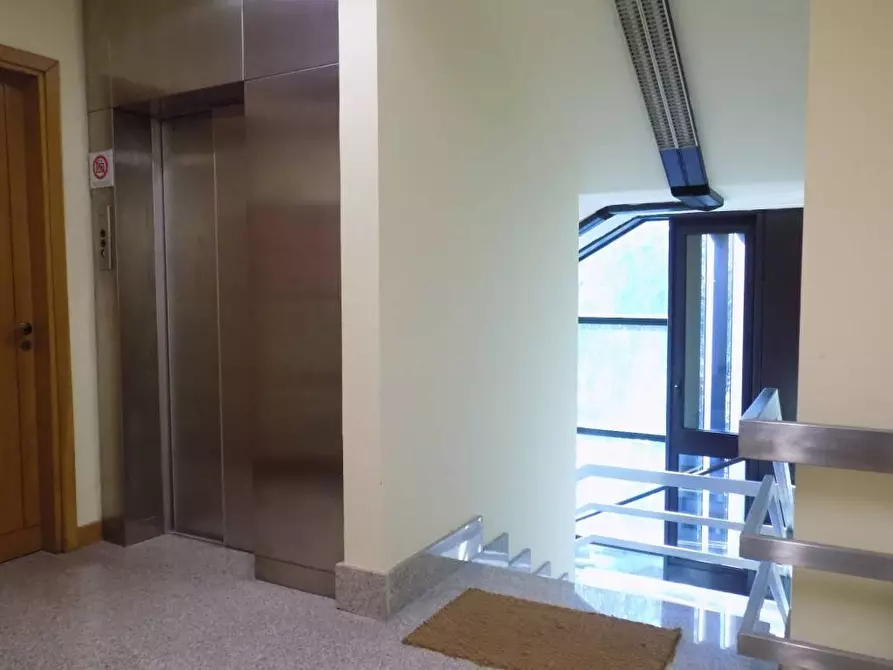 Immagine 17 di Ufficio in vendita  a Santa Croce Sull'arno