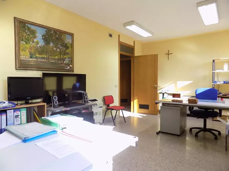 Immagine 9 di Ufficio in vendita  a Santa Croce Sull'arno