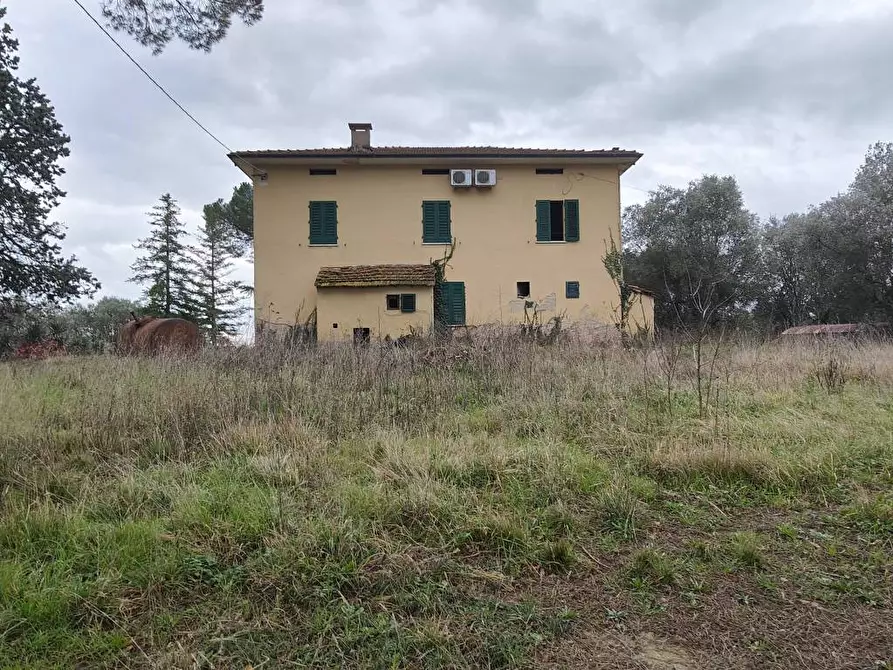 Immagine 2 di Villa in vendita  a Fucecchio