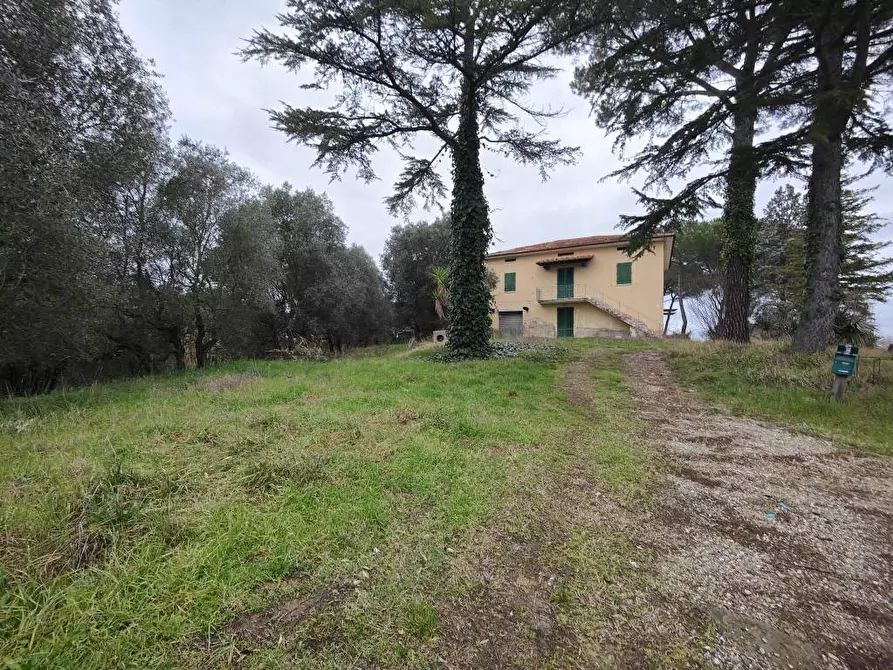 Immagine 1 di Villa in vendita  a Fucecchio