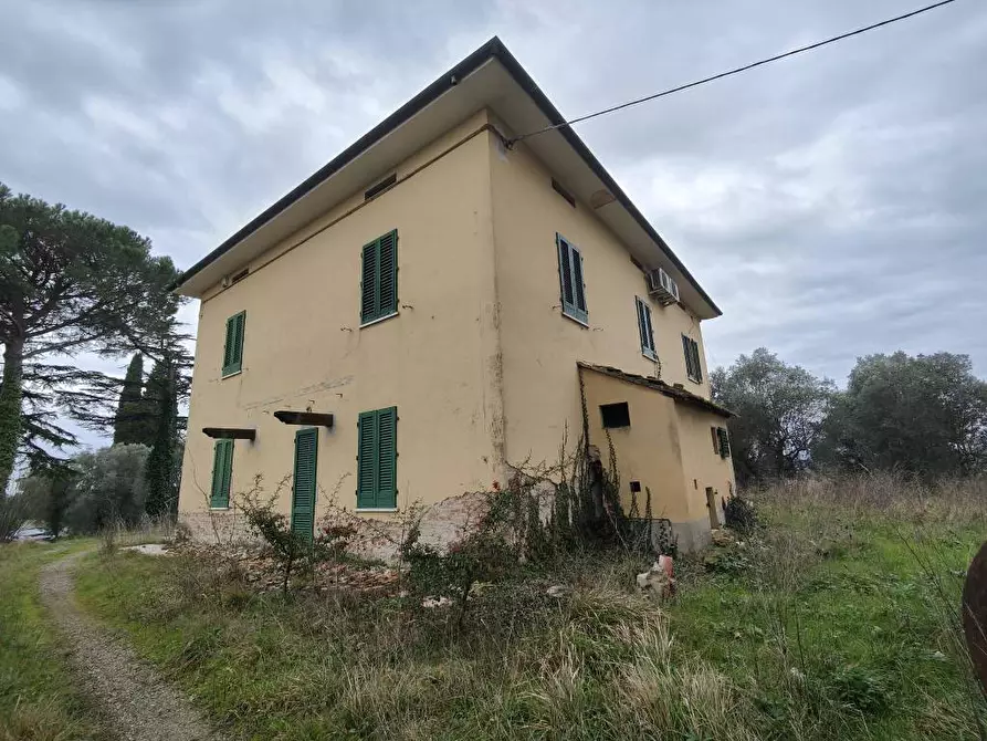 Immagine 4 di Villa in vendita  a Fucecchio