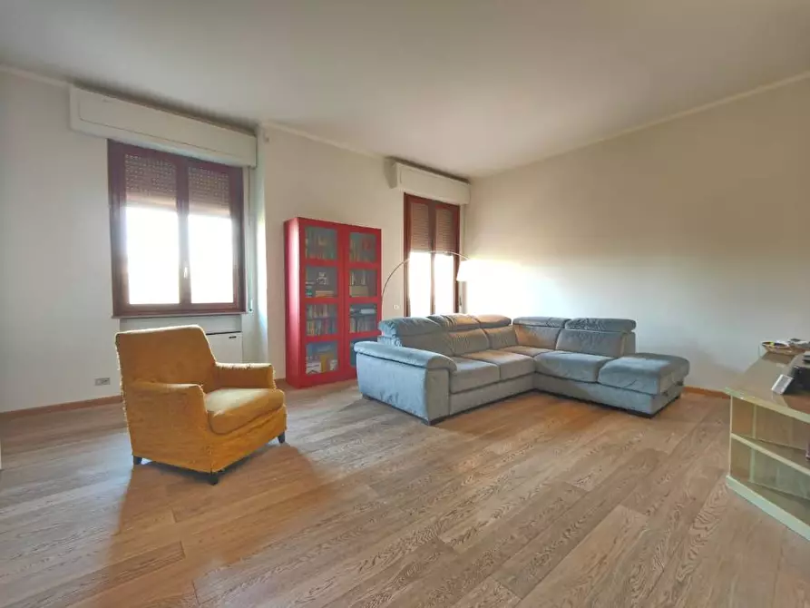 Immagine 11 di Villa in vendita  a Fucecchio