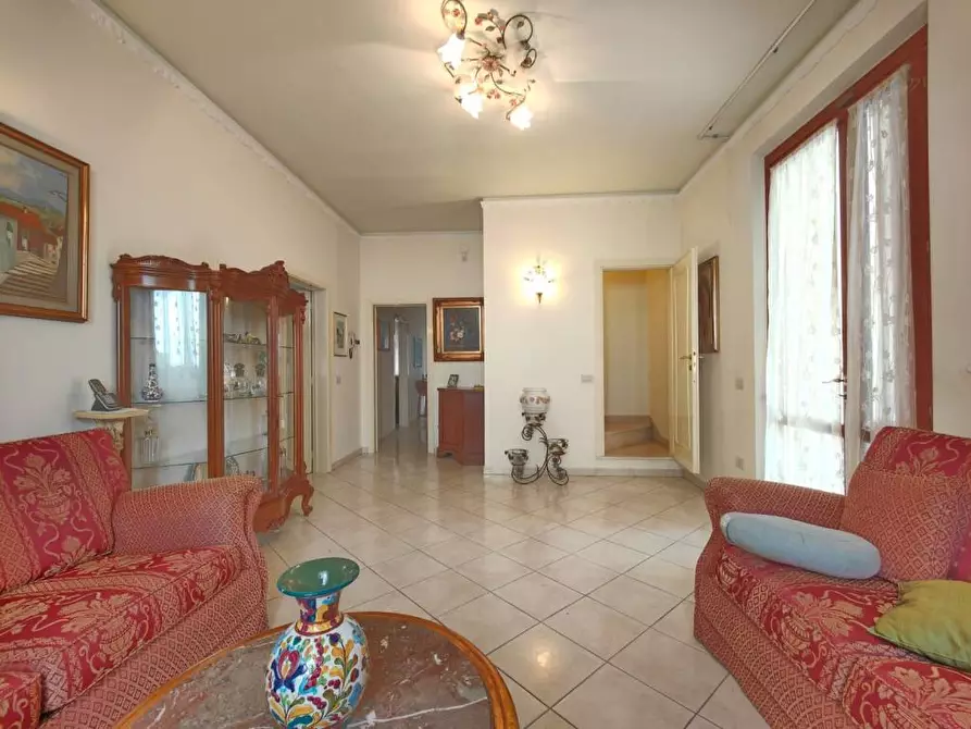 Immagine 2 di Villa in vendita  a Fucecchio