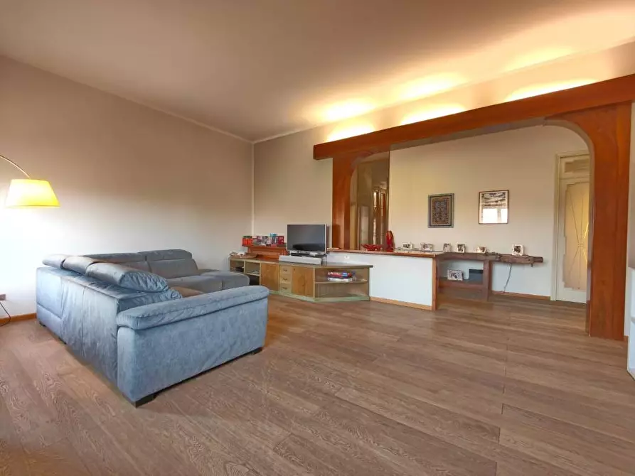 Immagine 4 di Villa in vendita  a Fucecchio