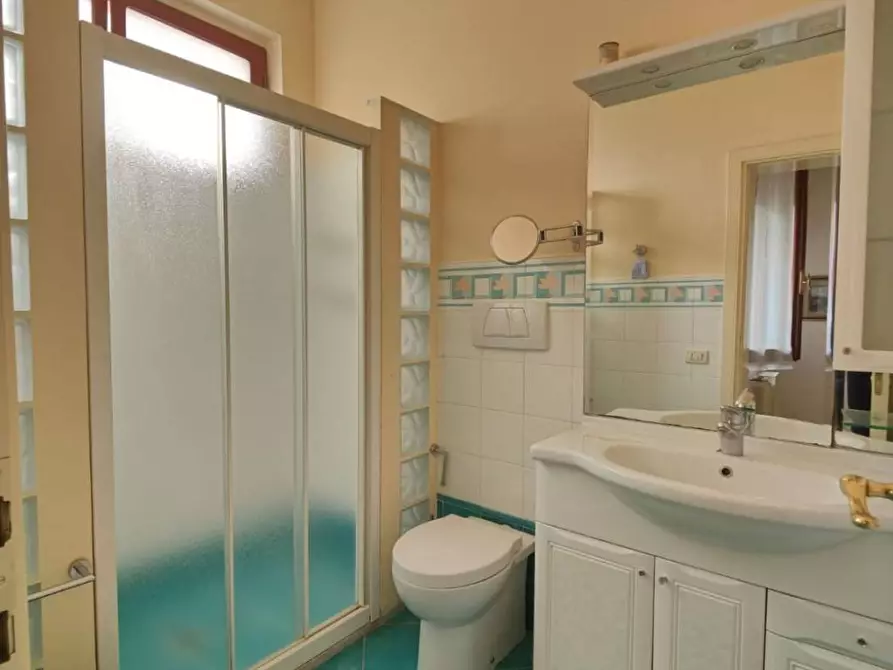 Immagine 12 di Villa in vendita  a Fucecchio