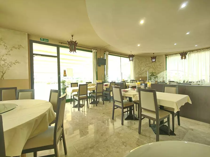 Immagine 9 di Negozio in vendita  a Fucecchio