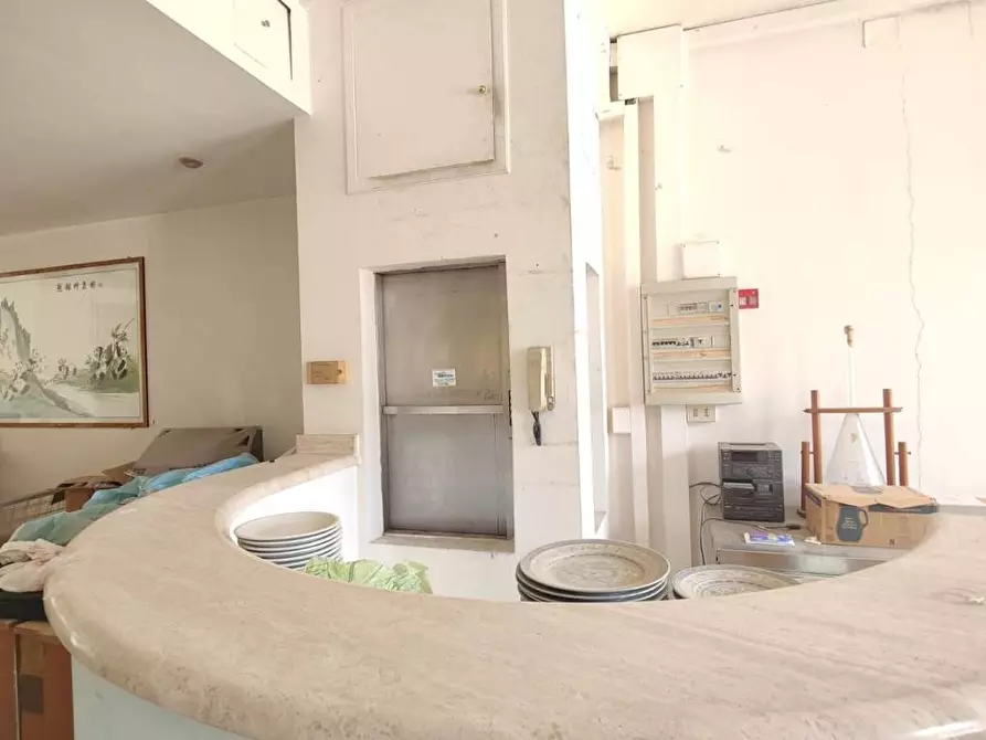 Immagine 2 di Negozio in vendita  a Fucecchio