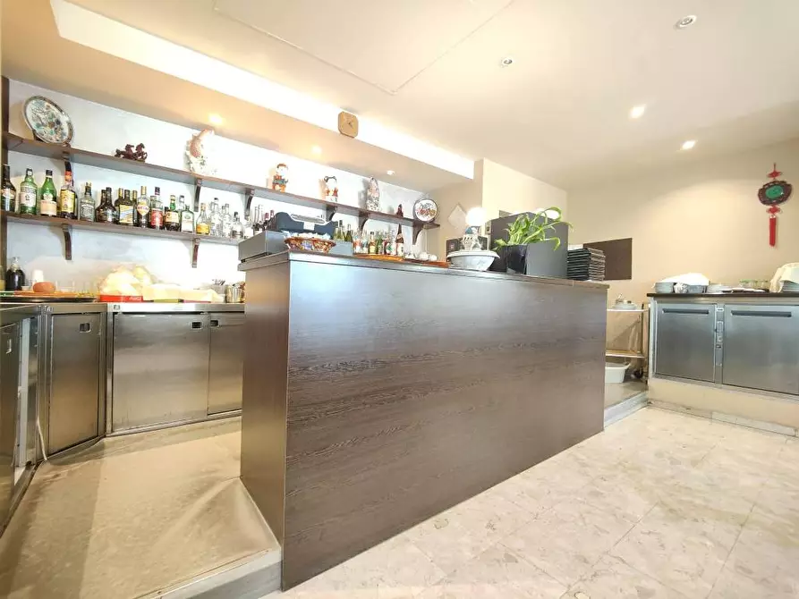 Immagine 4 di Negozio in vendita  a Fucecchio