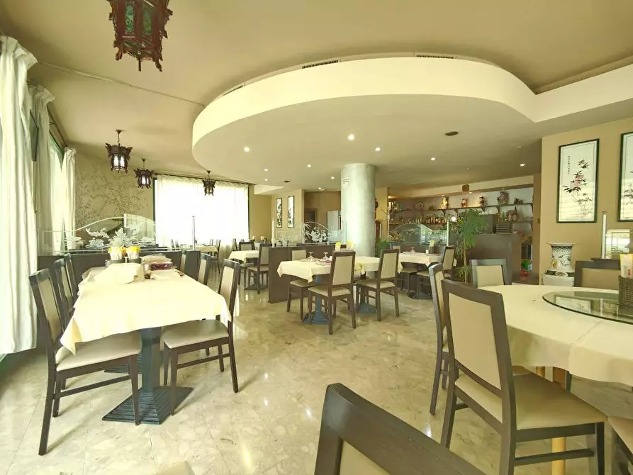 Immagine 10 di Negozio in vendita  a Fucecchio