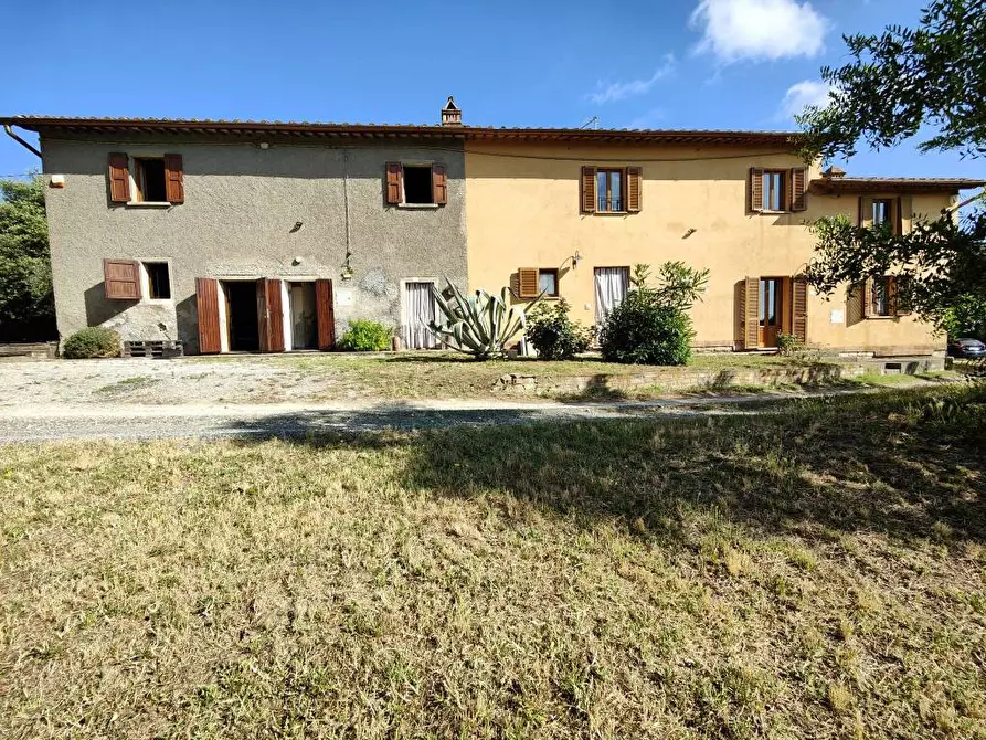 Immagine 39 di Casa colonica in vendita  a Palaia