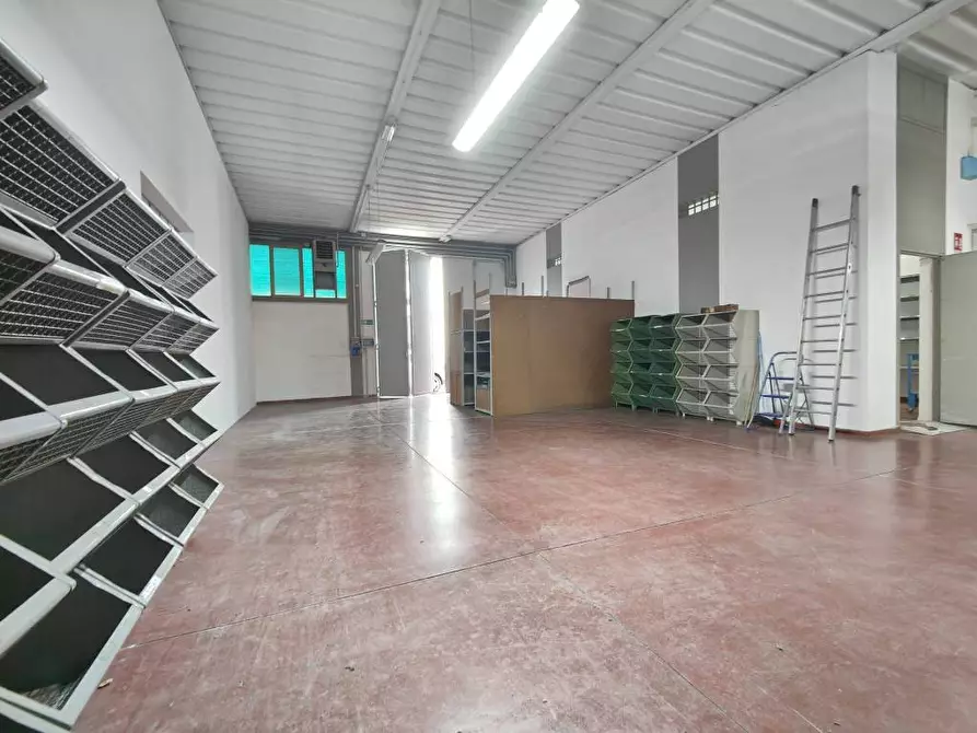 Immagine 10 di Capannone industriale in vendita  a Cerreto Guidi