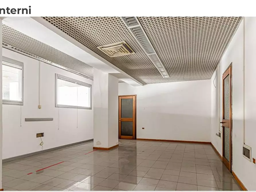 Immagine 10 di Ufficio in vendita  a Santa Croce Sull'arno