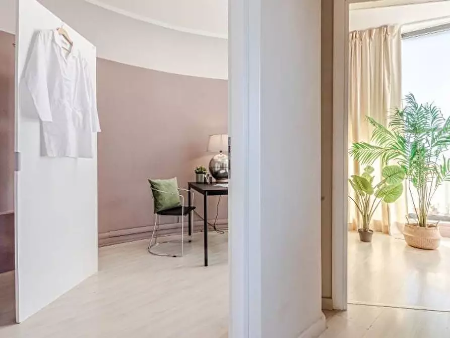 Immagine 25 di Ufficio in vendita  a Fucecchio