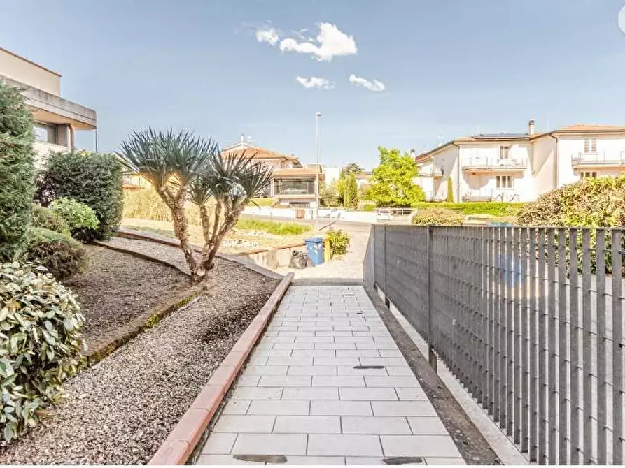 Immagine 21 di Ufficio in vendita  a Fucecchio