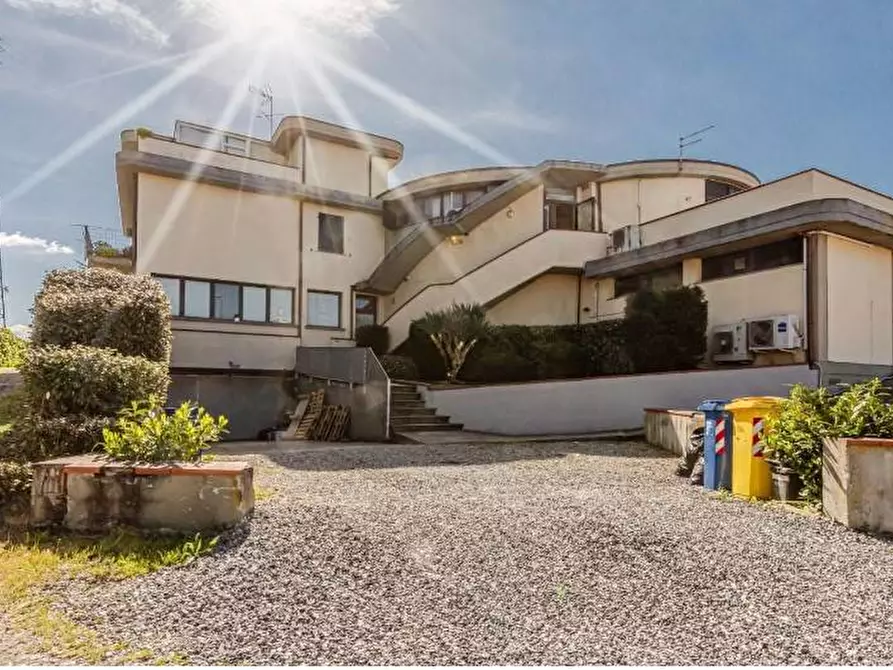 Immagine 35 di Ufficio in vendita  a Fucecchio