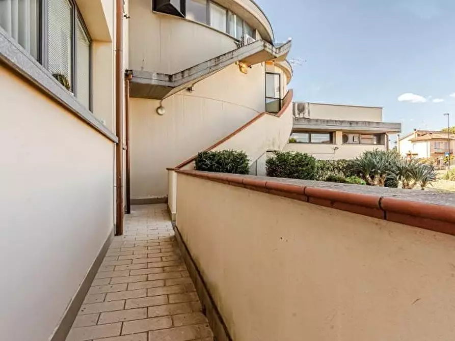 Immagine 20 di Ufficio in vendita  a Fucecchio