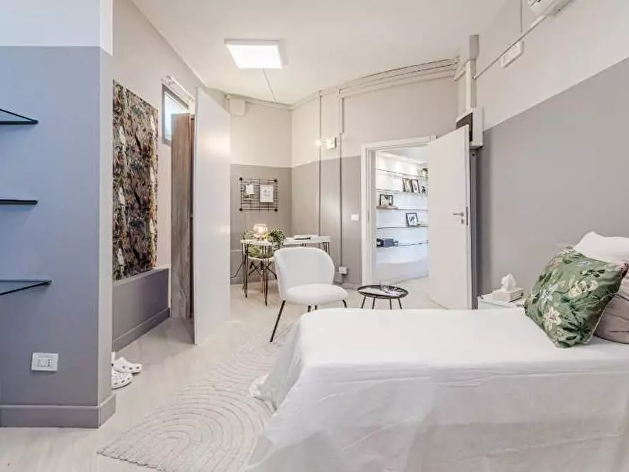 Immagine 22 di Ufficio in vendita  a Fucecchio