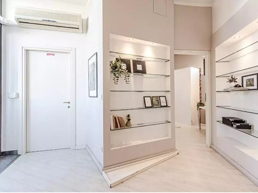 Immagine 17 di Ufficio in vendita  a Fucecchio