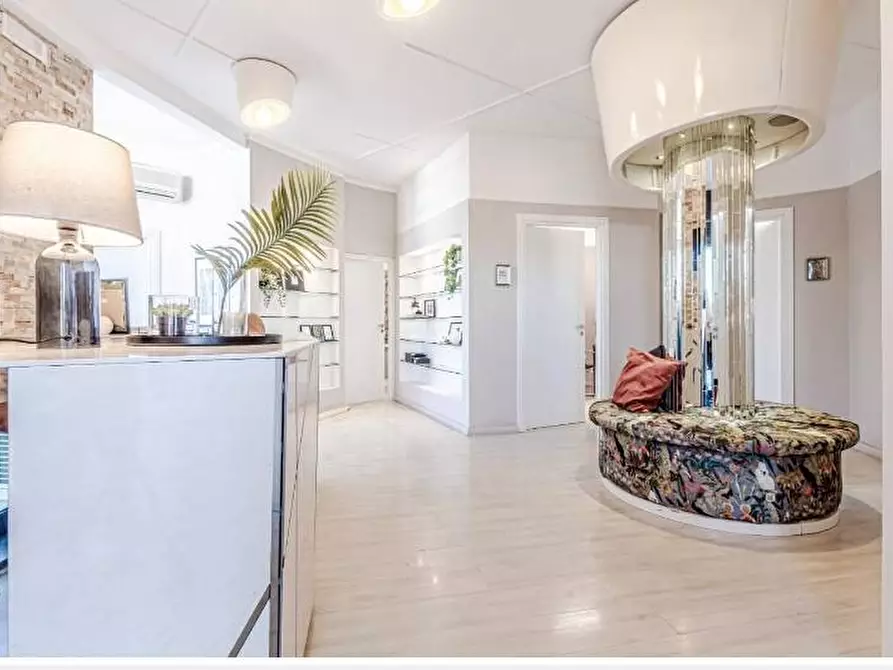 Immagine 16 di Ufficio in vendita  a Fucecchio