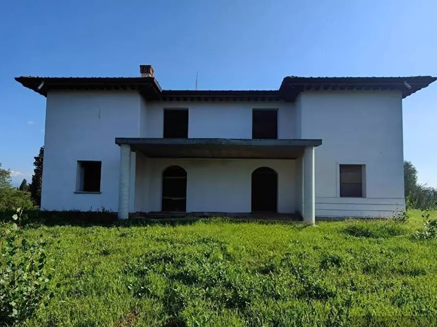 Immagine 1 di Villa in vendita  a Fucecchio