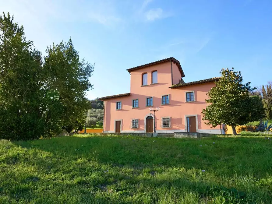 Immagine 2 di Villa in vendita  a Cerreto Guidi