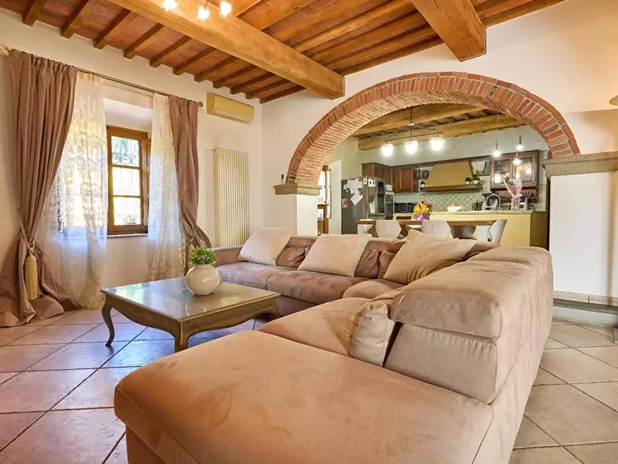 Immagine 18 di Villa in vendita  a Cerreto Guidi