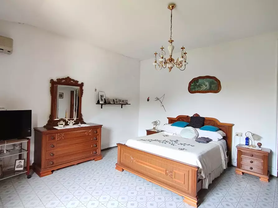 Immagine 10 di Villetta a schiera in vendita  a Pisa