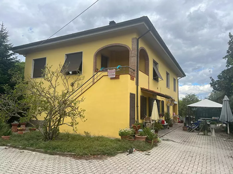 Immagine 1 di Villa in vendita  a Altopascio