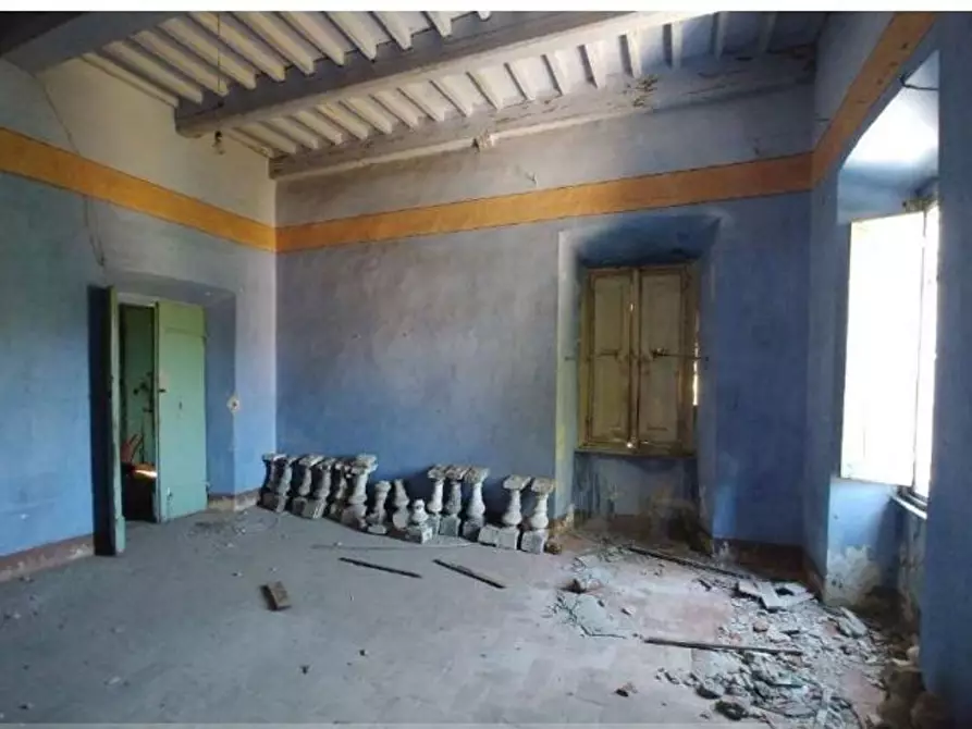 Immagine 22 di Villa in vendita  a Capannori