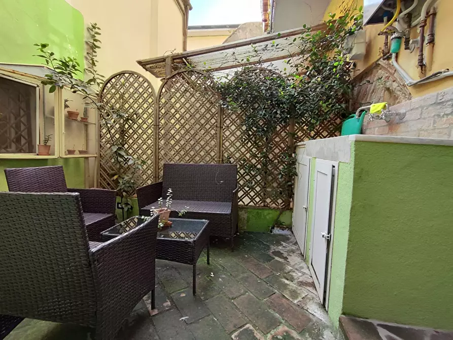 Immagine 11 di Appartamento in vendita  a Pisa