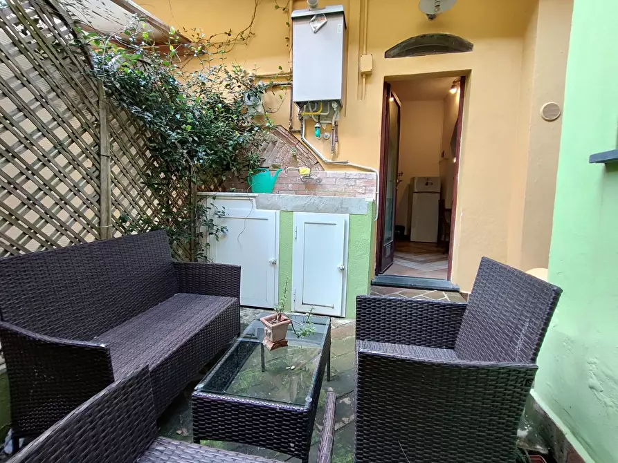 Immagine 13 di Appartamento in vendita  a Pisa