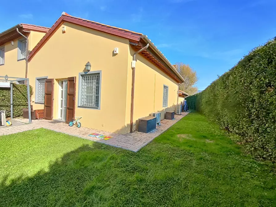 Immagine 5 di Villetta a schiera in vendita  a San Giuliano Terme