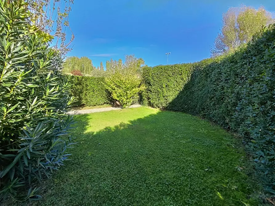 Immagine 28 di Villetta a schiera in vendita  a San Giuliano Terme