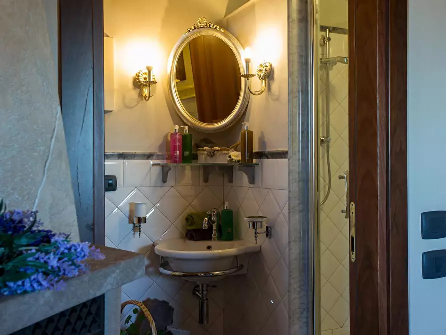 Immagine 42 di Villa in vendita  a Peccioli