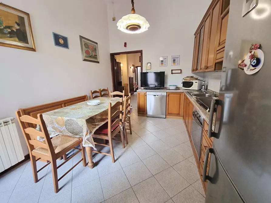 Immagine 4 di Villetta a schiera in vendita  a Viareggio