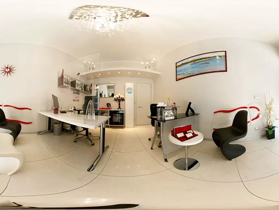 Immagine 30 di Villetta a schiera in vendita  a Viareggio