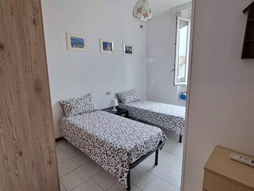 Immagine 18 di Villetta a schiera in vendita  a Viareggio