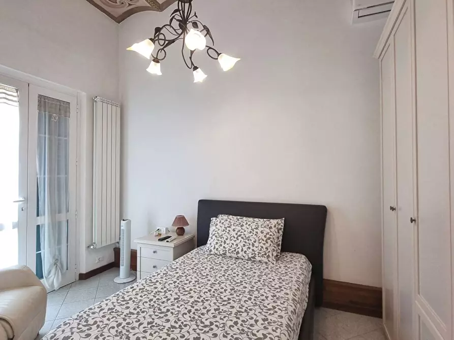 Immagine 21 di Villetta a schiera in vendita  a Viareggio