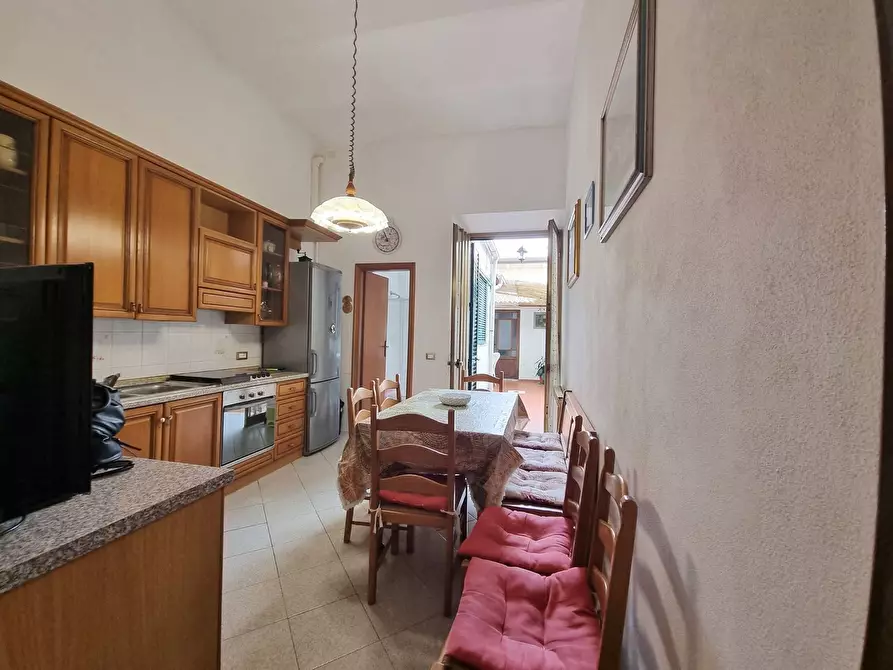 Immagine 5 di Villetta a schiera in vendita  a Viareggio