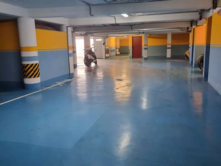 Immagine 26 di Appartamento in vendita  a Viareggio