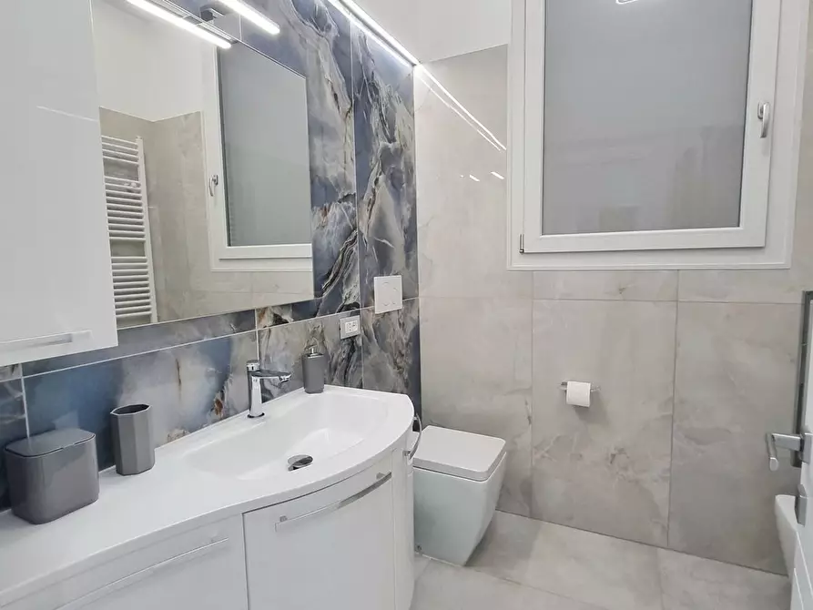 Immagine 13 di Appartamento in affitto  a Viareggio