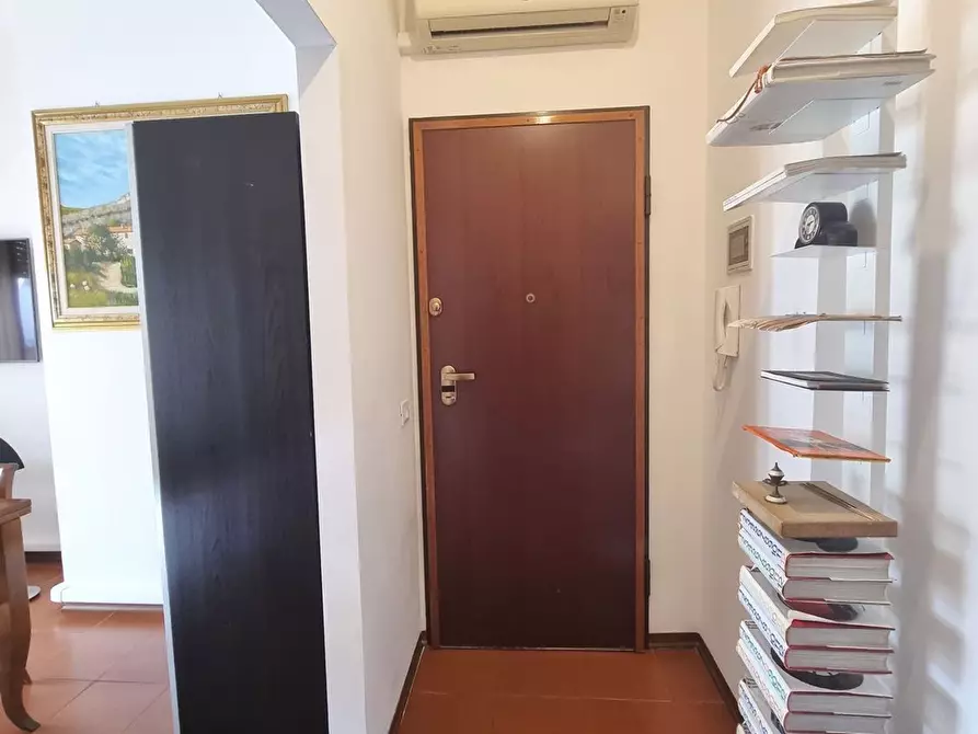 Immagine 6 di Appartamento in vendita  a Viareggio