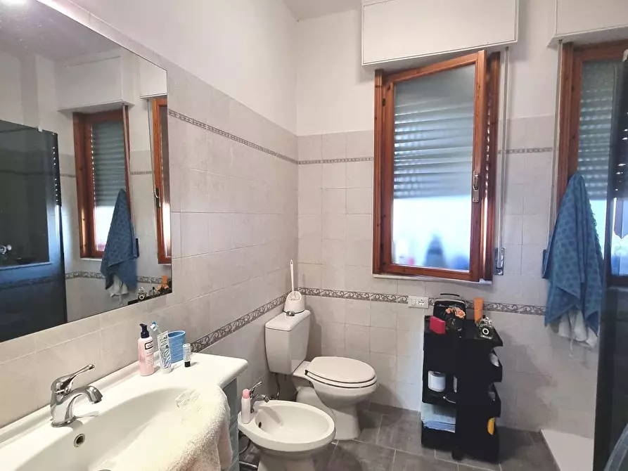 Immagine 13 di Appartamento in vendita  a Viareggio