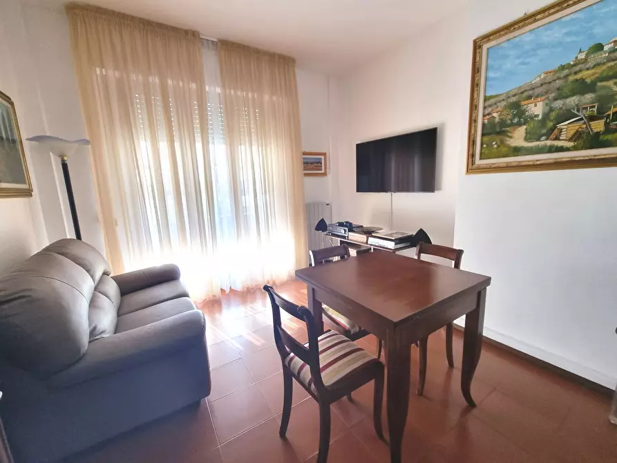 Immagine 2 di Appartamento in vendita  a Viareggio