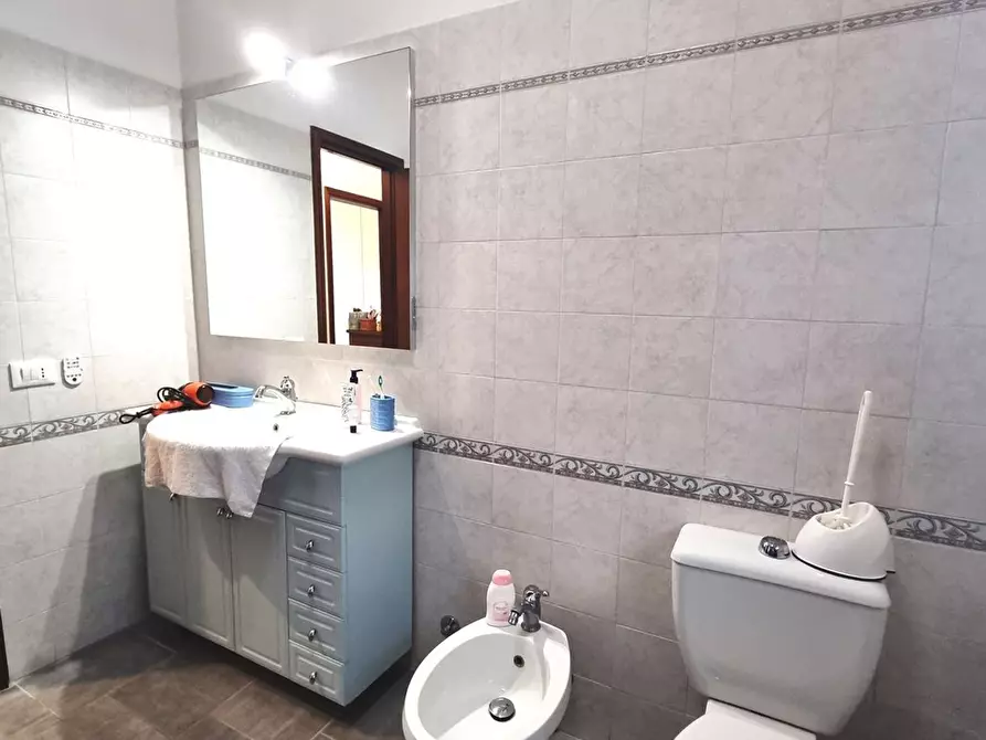 Immagine 11 di Appartamento in vendita  a Viareggio