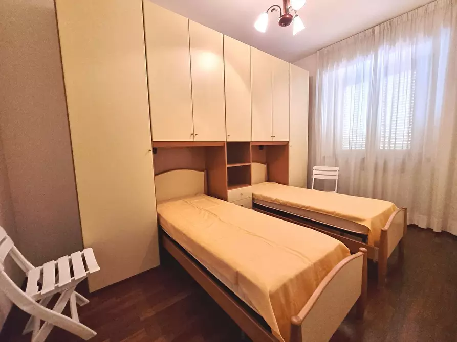 Immagine 11 di Appartamento in affitto  a Viareggio