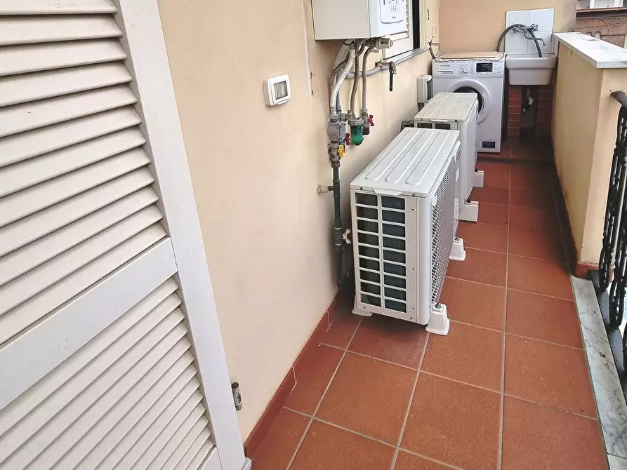 Immagine 14 di Appartamento in affitto  a Viareggio