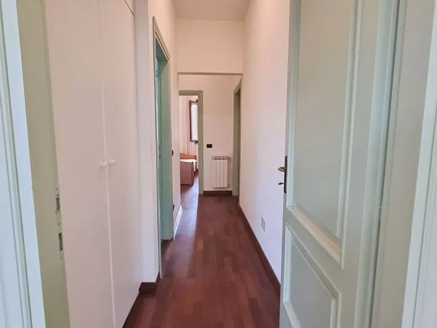 Immagine 17 di Appartamento in affitto  a Viareggio