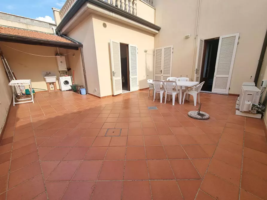 Immagine 2 di Appartamento in affitto  a Viareggio